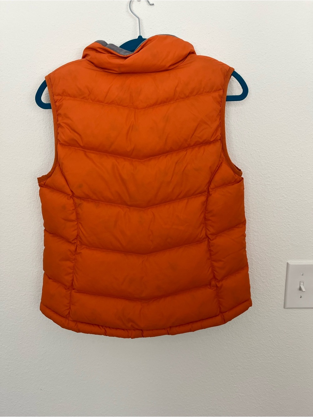 LL Bean Goose Down Puffer Vest. - Picture 14 of 14